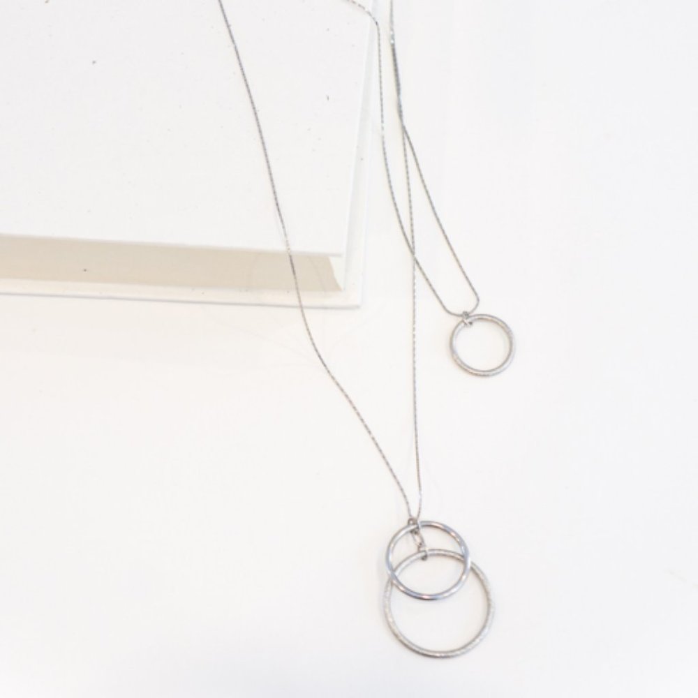 Banana Republic Silver Circle Pendant Necklace Layered Minimalist Chain